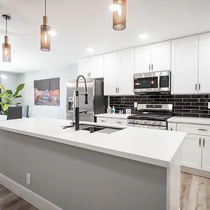 Luxury Retreat The Vegas Edition Holiday home Las Vegas