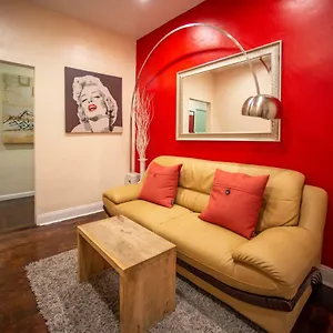 Private In A Shared 15 Minutes To Times Square! Homestay New York